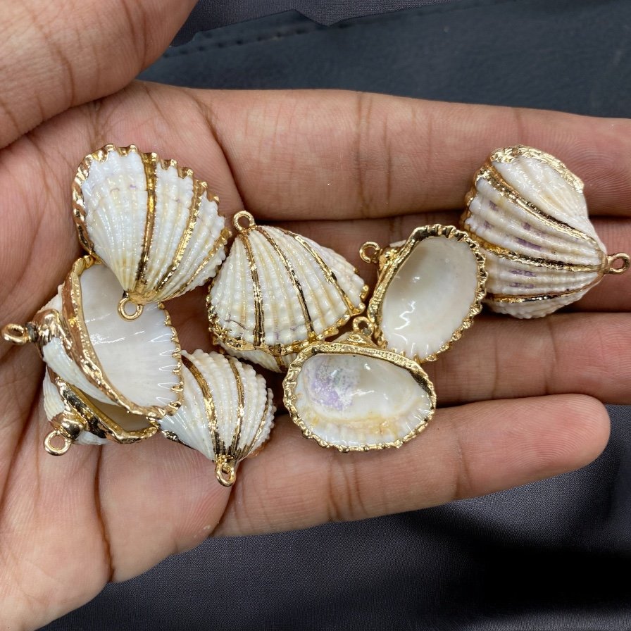 Natural Shell with Hook | Export Quality Imitation Jewellery Quantity - 1