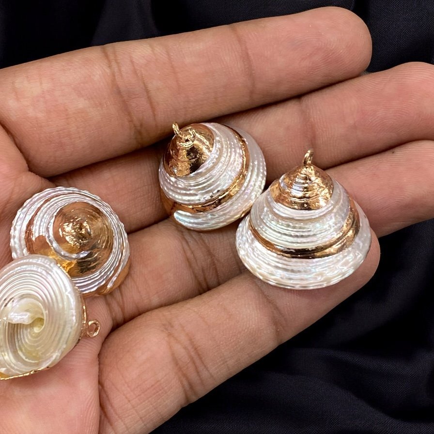 Natural Shell with Hook | Export Imitation Jewellery Quantity - 1